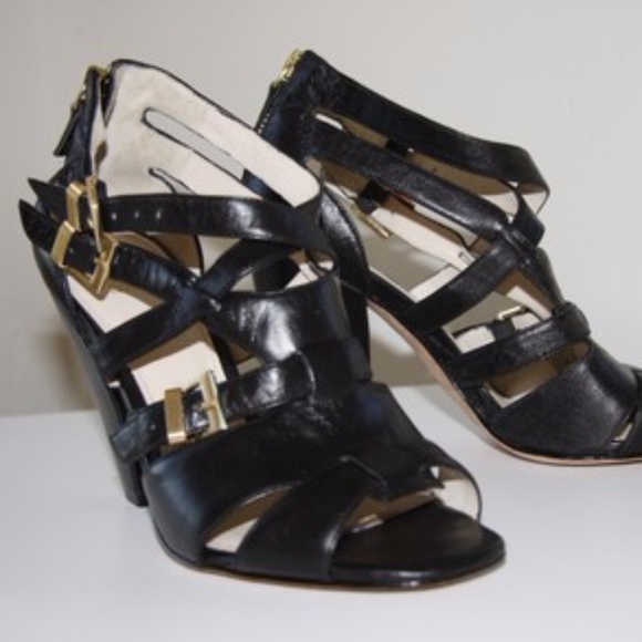 Black high heel strappy shoes, back zip - Picture 3 of 5